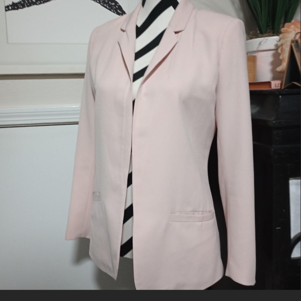 H&M Light Pink Blazer Size 6 - Like New